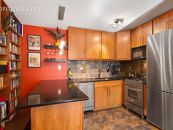 4th image of 302 E 88th St APT 7H