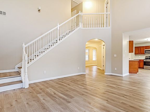 4th image of 2438 Garnet Ave