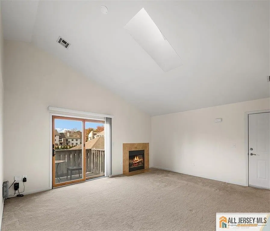 1 bed, 1.0 bath, $1,900 — Photo 3