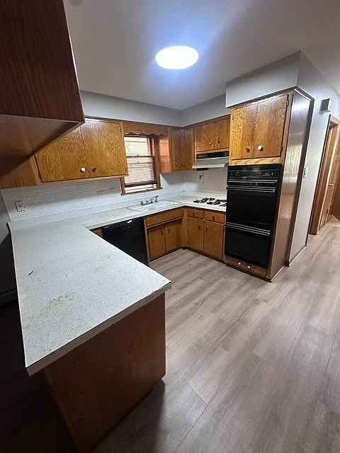3 bed, $2,000 — Photo 4