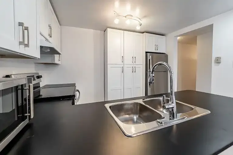 2513 Cleroux Cres #1A — Photo 6