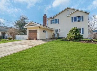 180 1st Ave, Massapequa Park, NY 11762