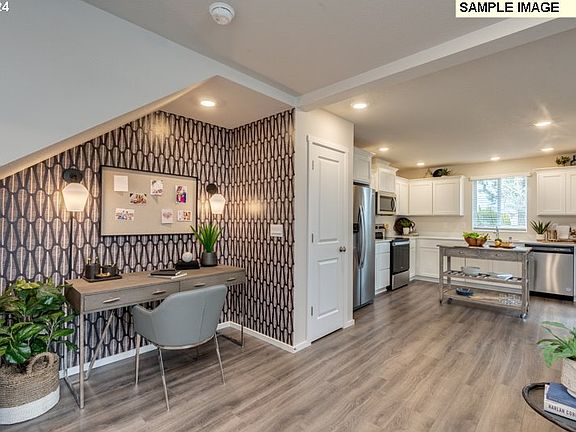 5th image of 10112 NE 79th Ct