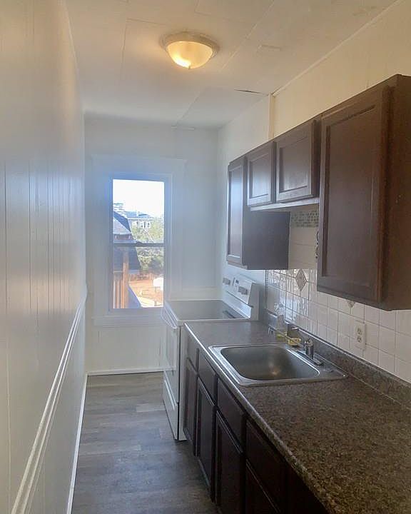 2nd image of 9 Greenwood St #4