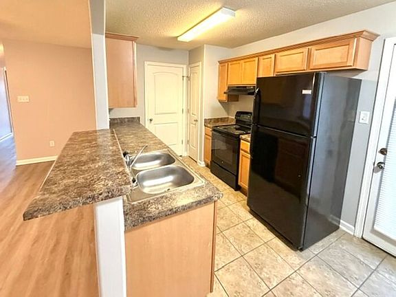 3rd image of 7936 Baymeadow Cir S