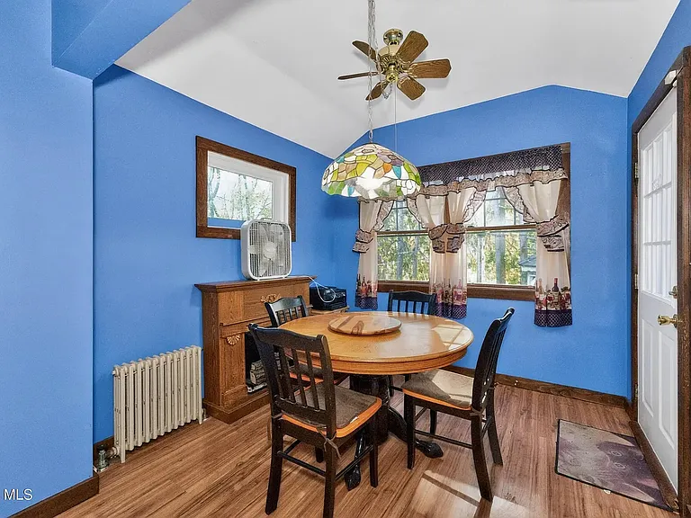 1450 Baker Ave — Photo 9