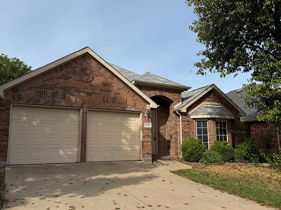 2428 Pheasant Dr
