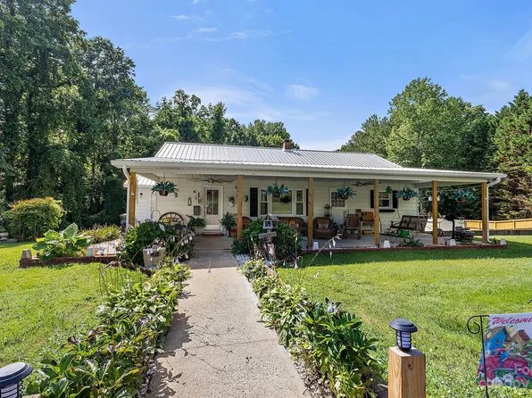 1353 Miles Rd, Dallas, NC 28034