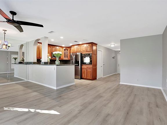 5th image of 3213 NE 16th Street #112