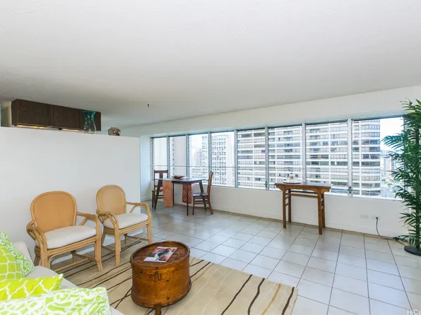 2525 Date St APT 2606, Honolulu, HI 96826