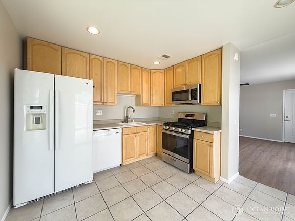 4th image of 4719 Colony Dr
