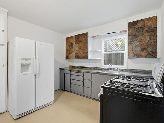 5th image of 730 Lewis Rd #B