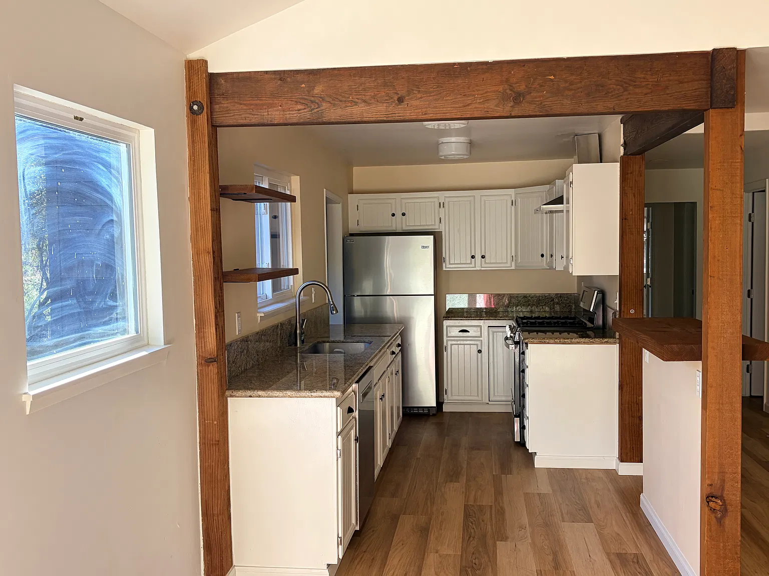 3431 Burnside Rd — Photo 3