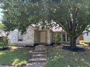 1042 Kim Ln, Mesquite, TX 75149