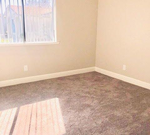 5th image of 1019 N Peach Ave