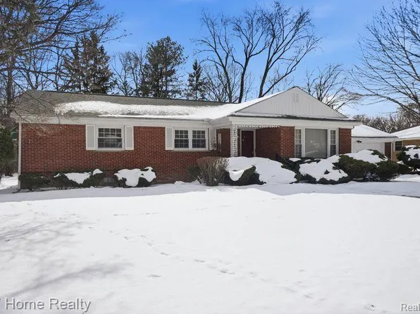 18635 San Diego Blvd, Lathrup Village, MI 48076