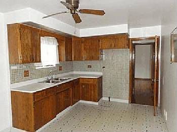 3rd image of 8046 S Kirkland Ave