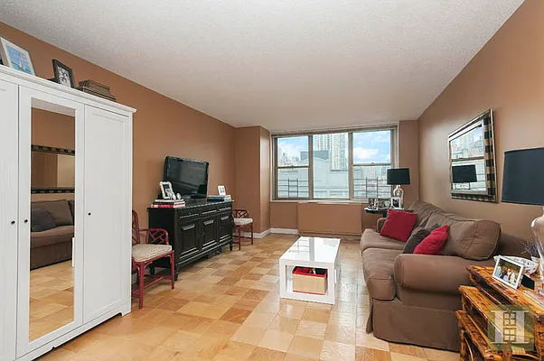 Rented by Halstead Real Estate | media 21