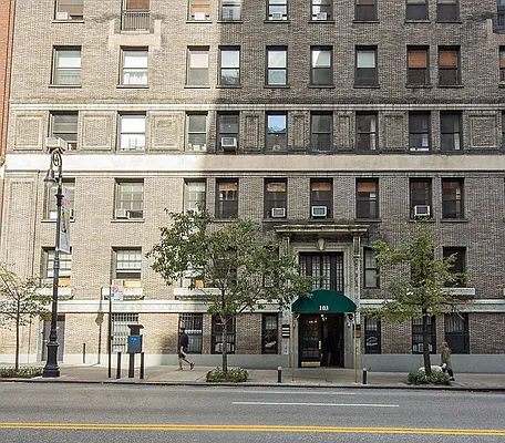 Rented by Stonehenge NYC LLC | media 53