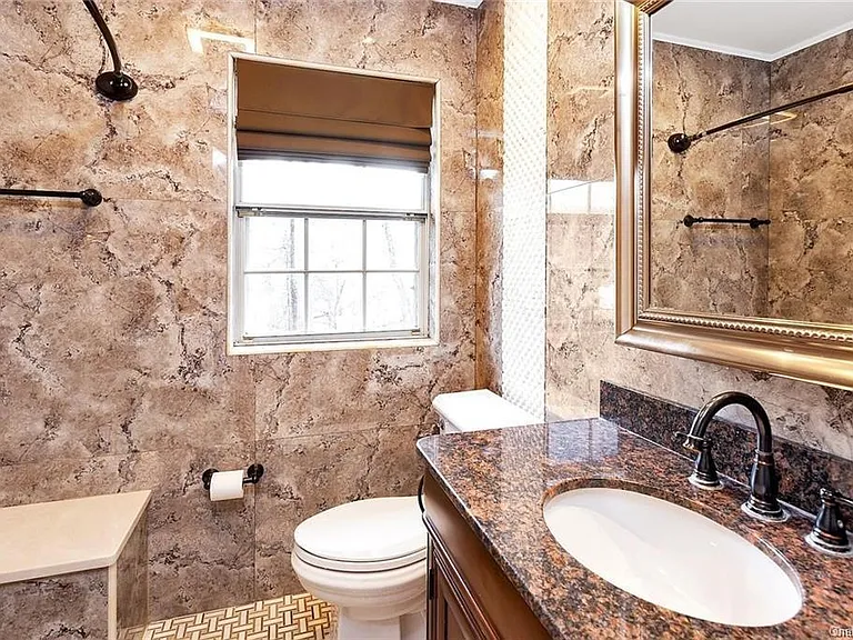 2185 Sultana Dr — Photo 25