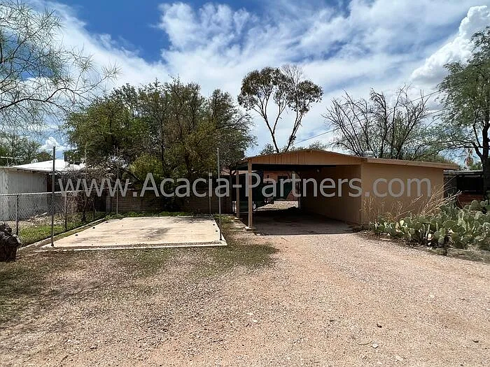 1721 E Silver St — Photo 13