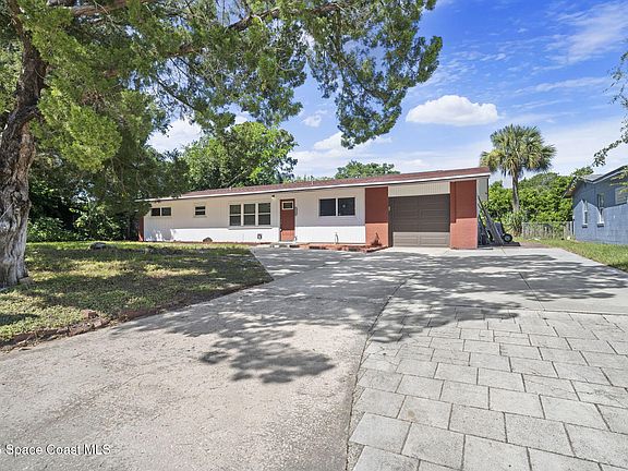 2nd image of 1760 Golfview Dr
