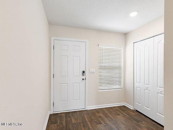 3rd image of 233 FALCON RIDGE Road
