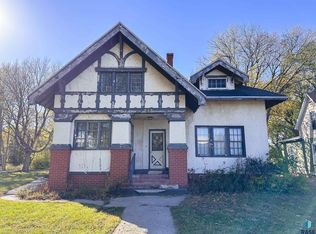 715 N Egan Ave, Madison, SD 57042