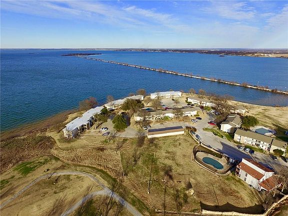 3rd image of 108 Harbor Dr Unit 203