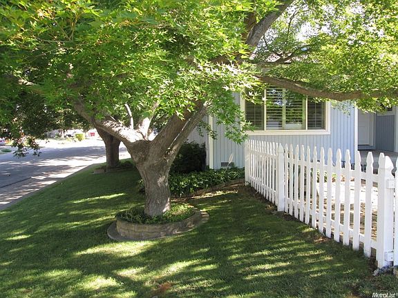 4th image of 8523 Erinbrook Way