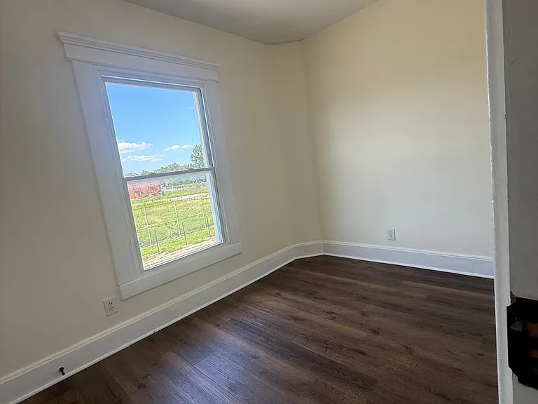 275 Parkview Ave #275 — Photo 9