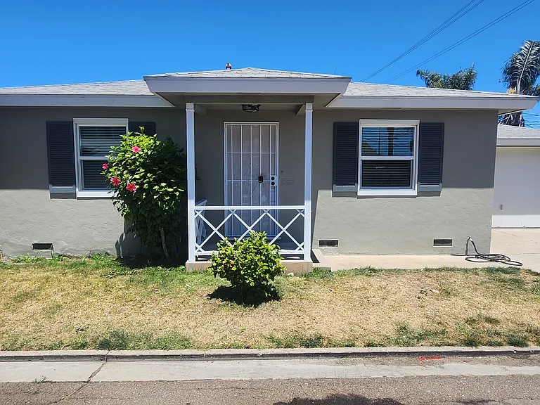 565 Flower St — Photo 3