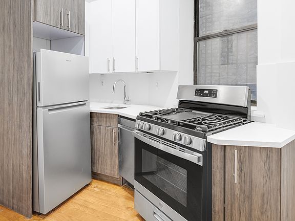 5th image of 414 W 49th St APT 1C