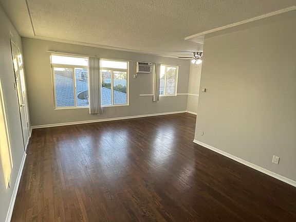 3rd image of 1049 N Genesee Ave APT 10