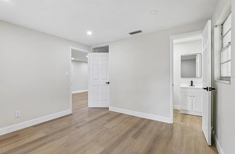 4 bed, 2.5 bath, 1713 sqft, $3,000 — Photo 4