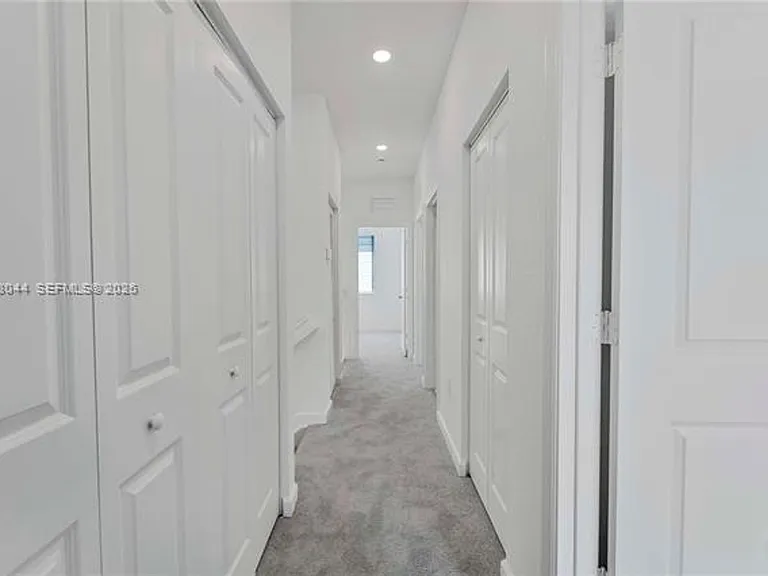 701 SE 13th Street Cir #Townhouse 701 — Photo 13