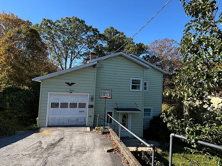 216 Leon St — Photo 2