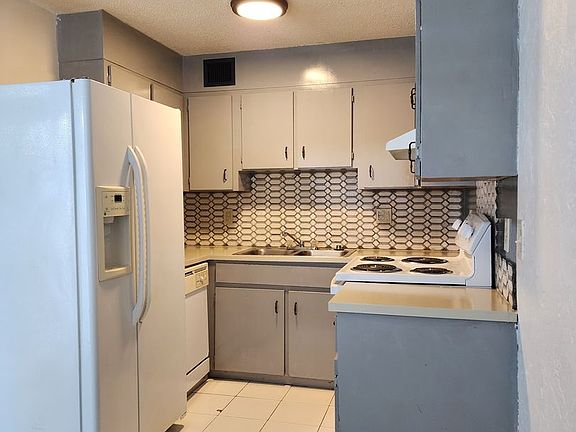 5th image of 1140-1142 S Ridgewood Ave #1142-305