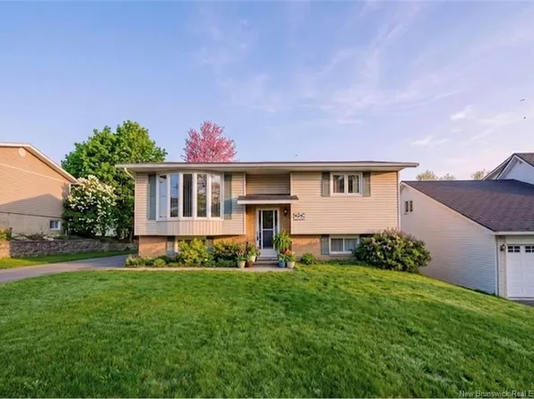 120 Wilson St, Woodstock, NB E7M 3A3