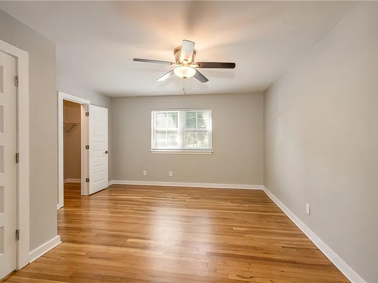 880 Saint Charles Ave NE #5 — Photo 9