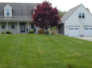 5 Bridge St, Acushnet, MA 02743