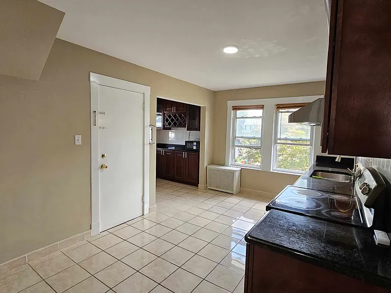 13 Beacon St #2 — Photo 3