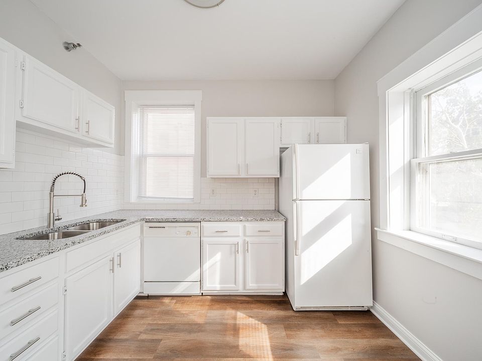 1st image of 234 E 9th St APT 102