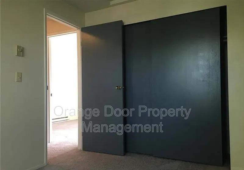 2 bed, 1.0 bath, 900 sqft, $1,700 — Photo 4