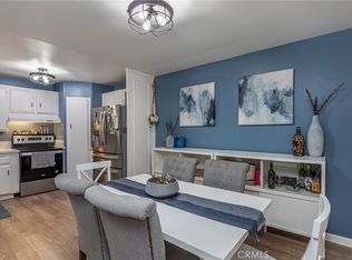 18547 Collins St APT B2, Tarzana, CA 91356