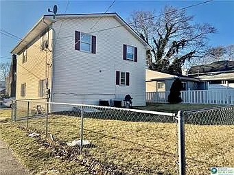 802 Hawthorne Rd — Photo 2