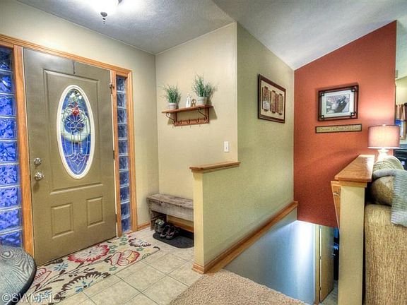 3rd image of 10962 Douglas Dr