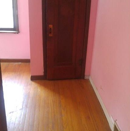 4th image of 802 Clifford Ave