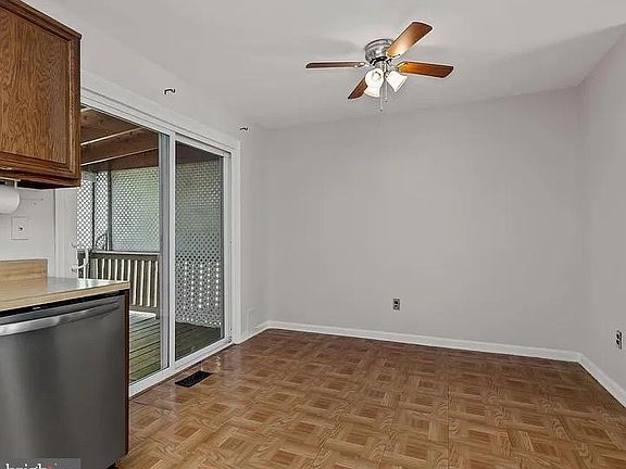 5th image of 1902 Curtis Ct SE