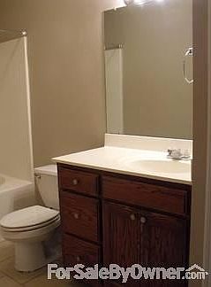 Front Bathroom
						:
						spacious bathroom with large tub